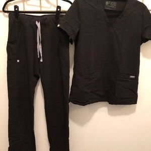 Figs Kade Cargo Scrub Pants in Black